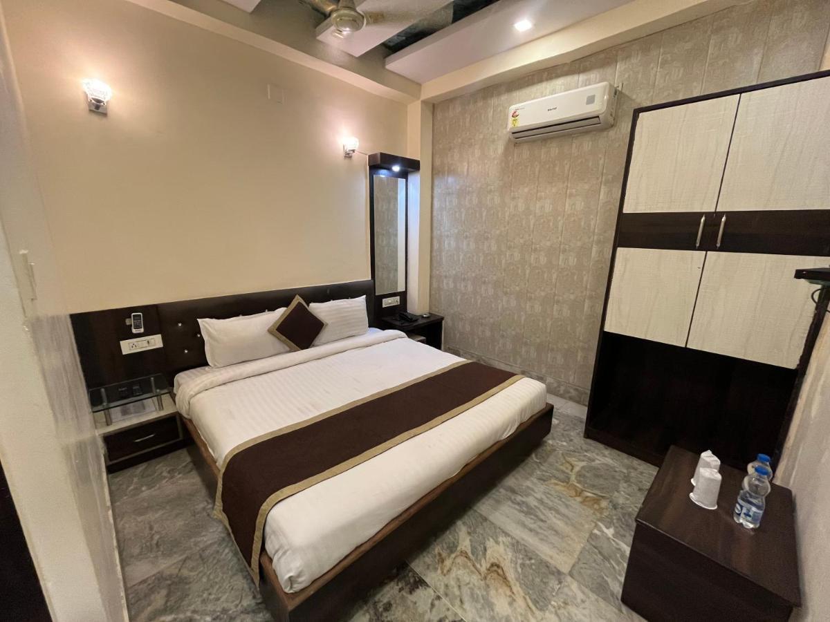 Hotel Raj Vilas Udaipur Exterior photo