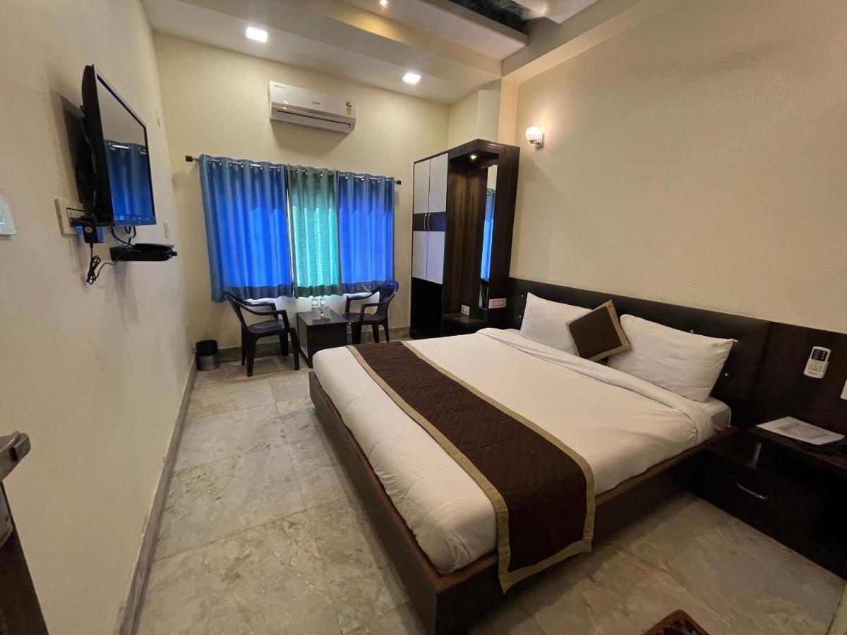 Hotel Raj Vilas Udaipur Exterior photo